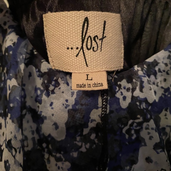 Lost Dress - Picture 3 of 5